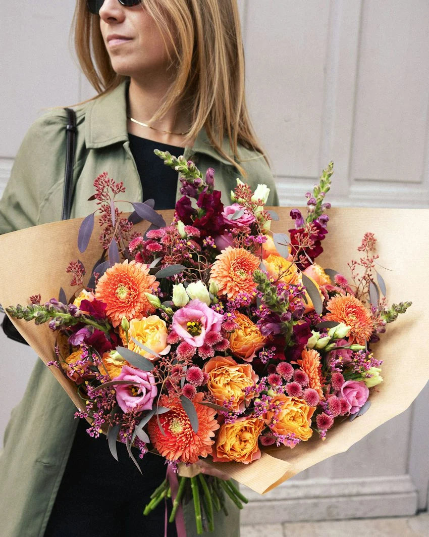 Bouquet d’automne chaleureux d’Amsterdam aux lisianthus et aux roses